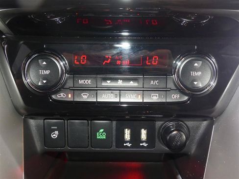 Used 2022 Mitsubishi Eclipse Cross SEL AWD/4WD image 36