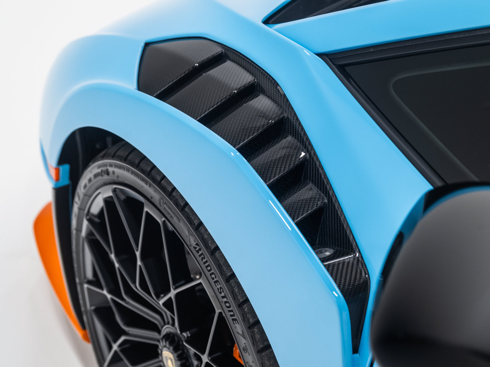 Used 2022 Lamborghini Huracan STO RWD image 17
