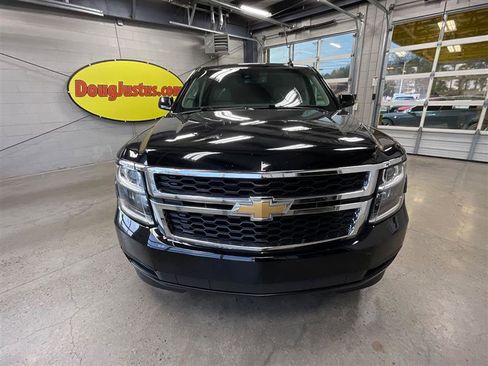 Used 2020 Chevrolet Suburban LT image 8