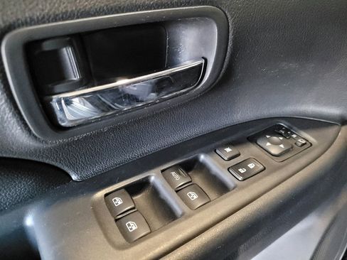 Used 2016 Mitsubishi Outlander SEL AWD/4WD image 27