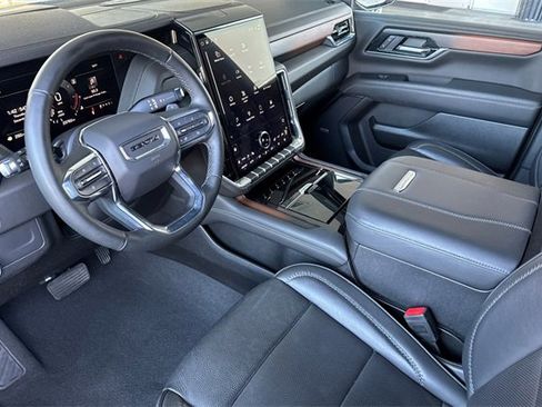 Used 2025 GMC Yukon XL Denali image 10