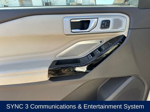 Used 2022 Ford Explorer Platinum w/ Equipment Group 601A image 16