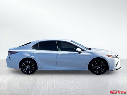 Certified 2018 Toyota Camry SE w/ Protection Package (Q2) FWD image 8