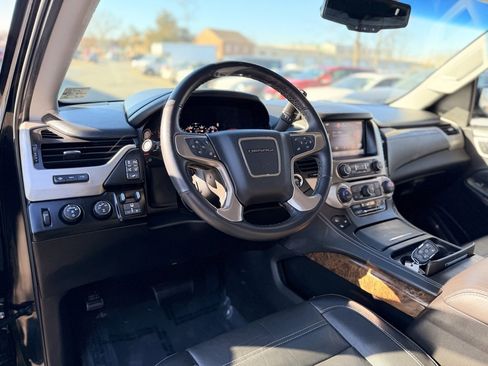 Used 2015 GMC Yukon XL Denali w/ Premium Package image 10