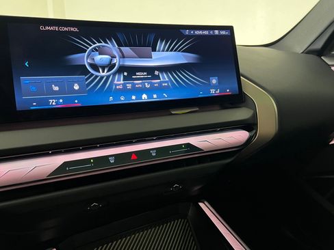 Certified 2025 BMW X3 xDrive30i w/ M Sport Package image 28