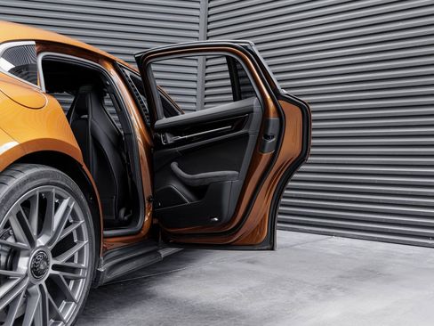 Certified 2025 Porsche Panamera Turbo S AWD/4WD image 30