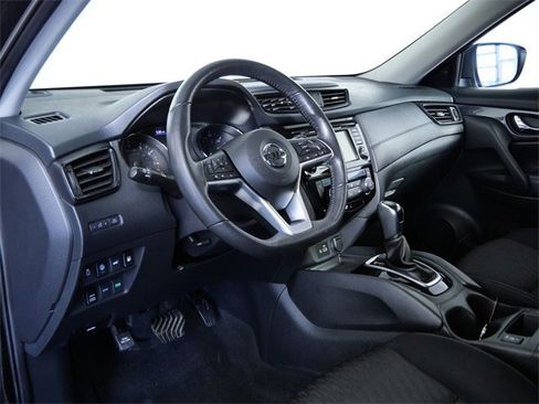 Used 2019 Nissan Rogue SV image 15