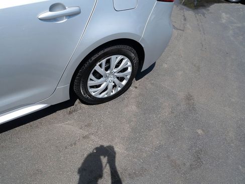 Used 2021 Toyota Corolla LE FWD image 33