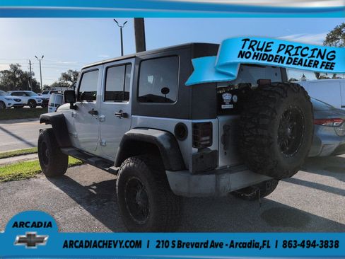 Used 2007 Jeep Wrangler Unlimited Sahara RWD image 4