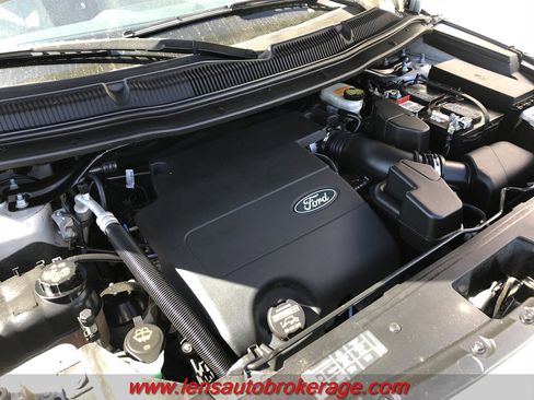 Used 2013 Ford Explorer XLT image 24