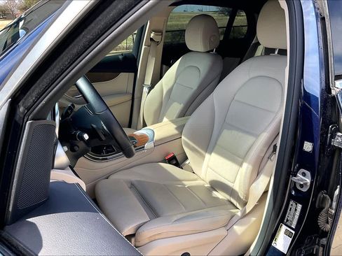 Used 2023 Mercedes-Benz GLC 300 4MATIC Coupe image 8