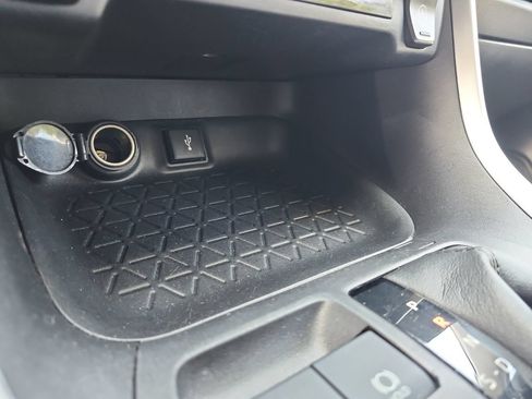 Used 2021 Toyota RAV4 XLE FWD image 25