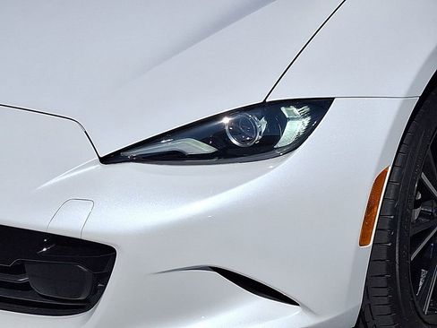 Used 2025 MAZDA MX-5 Miata Grand Touring w/ Weather Package RWD image 11