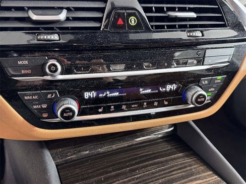 Used 2023 BMW 530i xDrive w/ Premium Package image 28