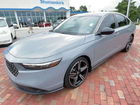 Used 2024 Honda Accord Sport image 5