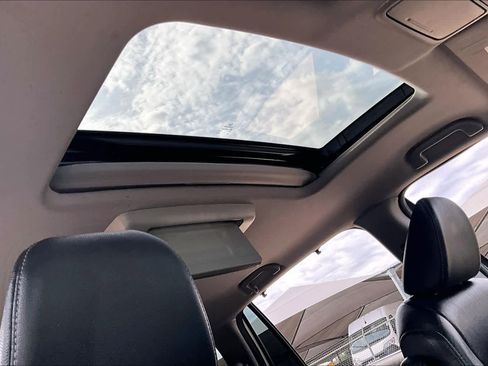 Used 2019 Honda Pilot Touring image 14