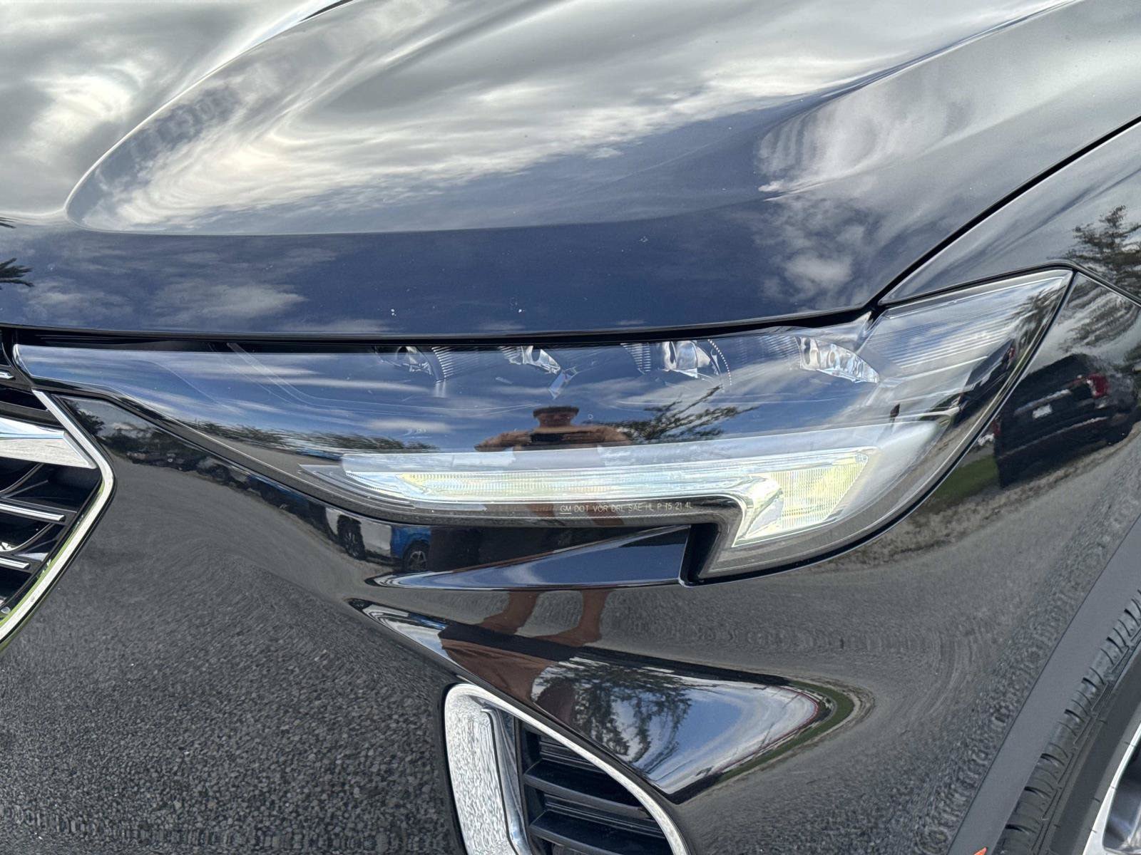 Used 2022 Buick Envision Essence w/ Technology Package I FWD image 9