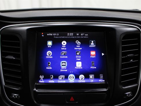 Used 2017 Chrysler 200 Limited Platinum FWD image 12