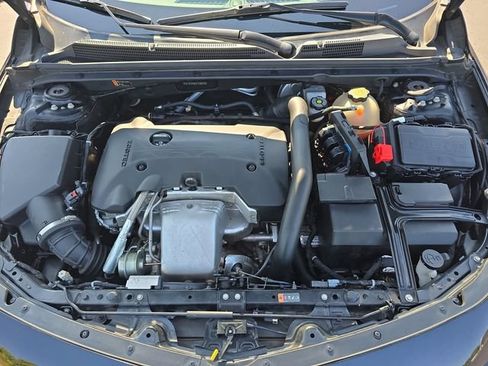 Used 2018 Chevrolet Malibu Premier w/ Driver Confidence Package FWD image 31