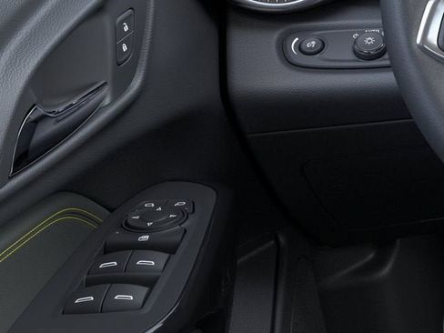 New 2026 Chevrolet Trax ACTIV w/ Sunroof Package FWD image 22