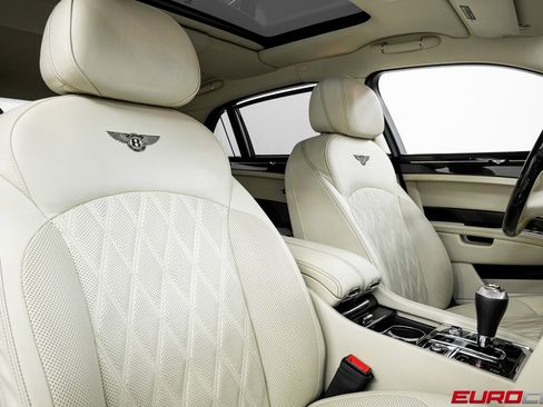 Used 2020 Bentley Mulsanne image 30
