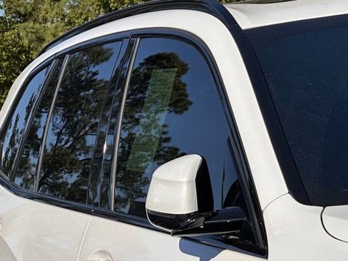 Used 2023 BMW X5 xDrive40i w/ Executive Package image 3