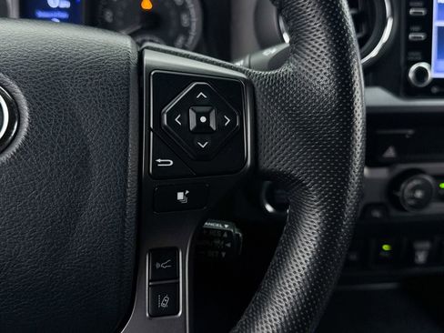 Used 2020 Toyota Tacoma TRD Sport w/ Technology Package AWD/4WD image 30