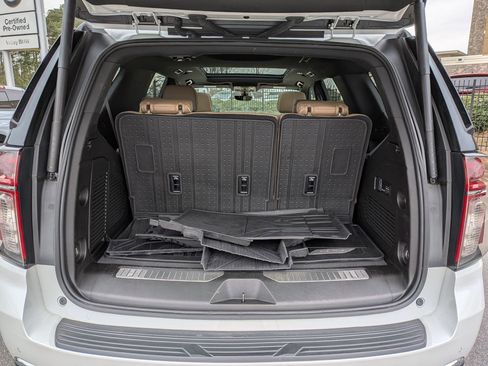 Used 2022 Chevrolet Tahoe Premier w/ Premium Package image 36