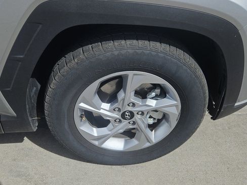 Used 2024 Hyundai Tucson SEL FWD image 2