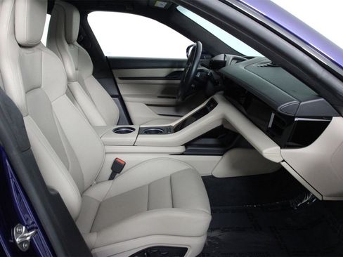 Used 2020 Porsche Taycan Turbo image 29