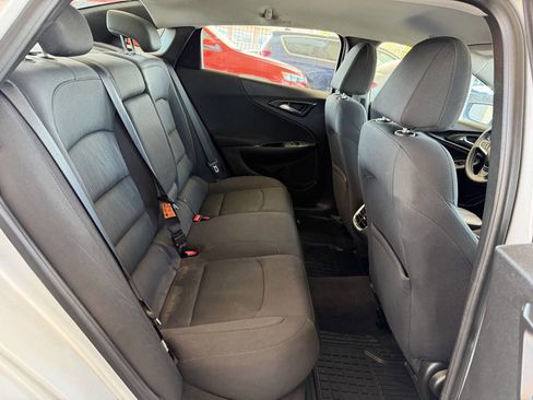 Used 2017 Chevrolet Malibu LT FWD image 8