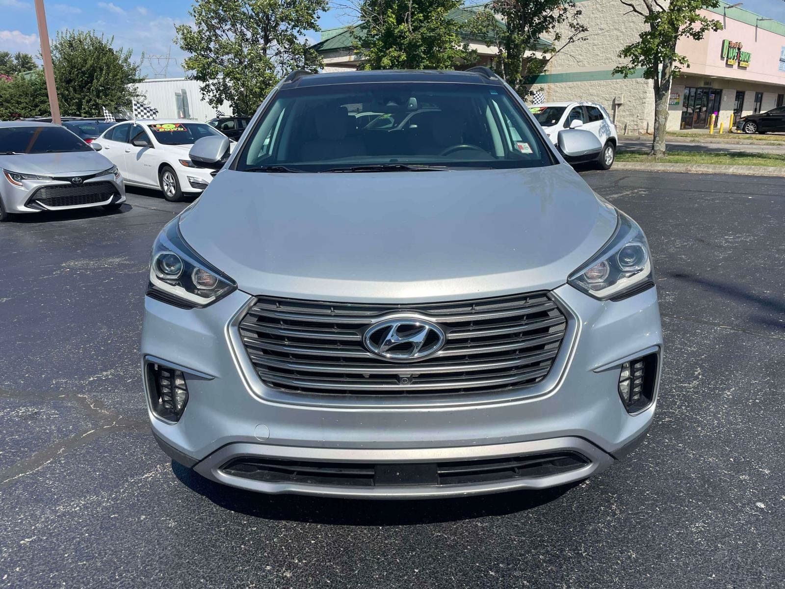 Used 2018 Hyundai Santa Fe Limited FWD image 2