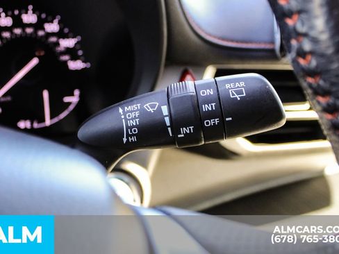 Used 2022 Toyota Sienna XSE image 32