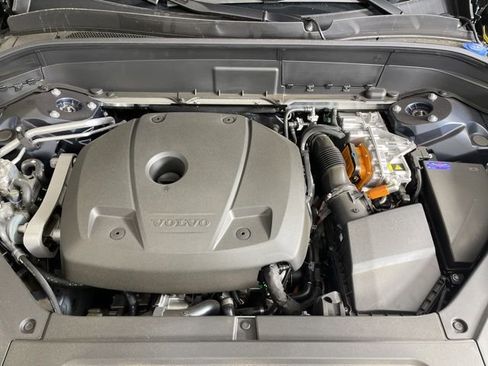 Used 2025 Volvo XC90 T8 Plus AWD/4WD image 45