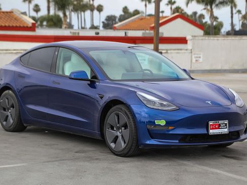 Used 2022 Tesla Model 3 RWD image 4