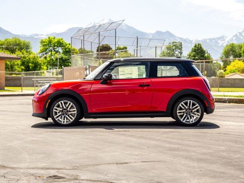 New 2026 MINI Cooper 2-Door Hardtop FWD image 2