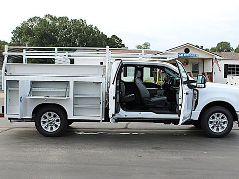 Used 2024 Ford F250 XL w/ XL Chrome Package RWD image 11