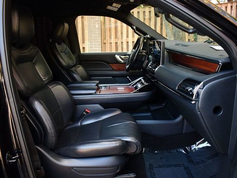 Used 2022 Lincoln Navigator L 4WD image 28