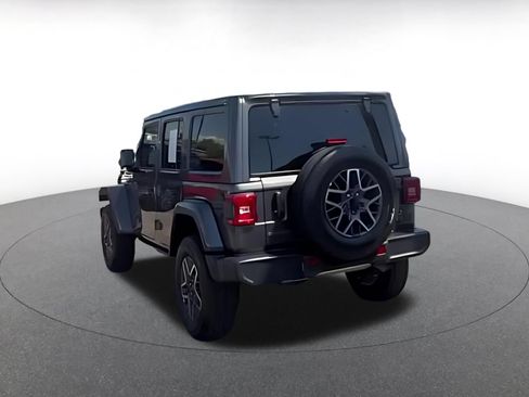 Used 2025 Jeep Wrangler Unlimited Sahara AWD/4WD image 15
