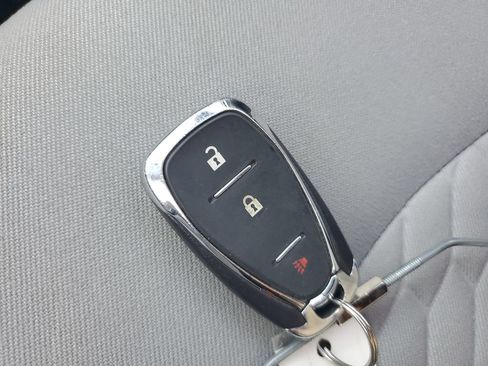 Used 2020 Chevrolet Equinox LT FWD image 24