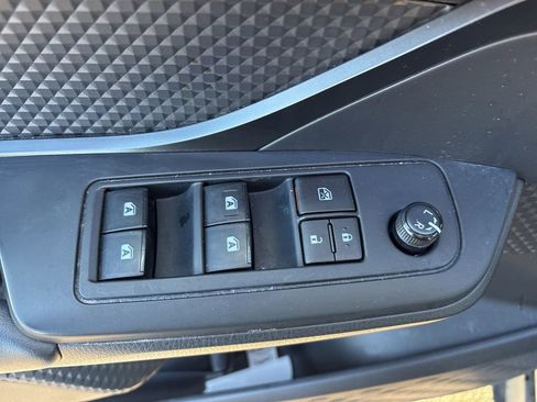 Used 2019 Toyota C-HR LE image 14