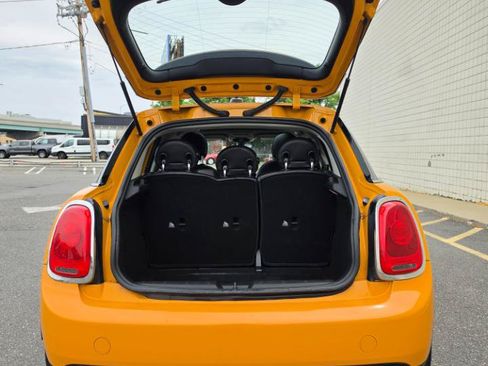 Used 2016 MINI Cooper 4-Door Hardtop FWD image 9