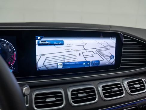 New 2026 Mercedes-Benz GLS 580 4MATIC image 32