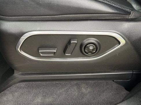 Used 2024 Jeep Wagoneer Series II w/ Flexible Seating Group AWD/4WD image 23