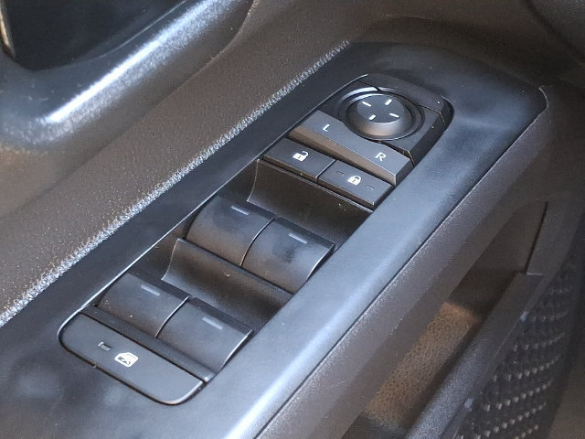 Used 2025 Toyota Tacoma SR5 AWD/4WD image 22