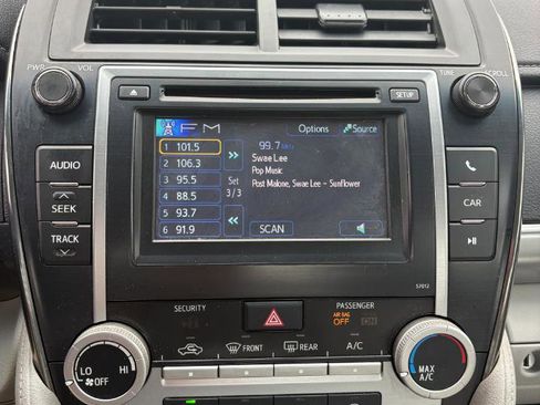 Used 2012 Toyota Camry LE FWD image 16