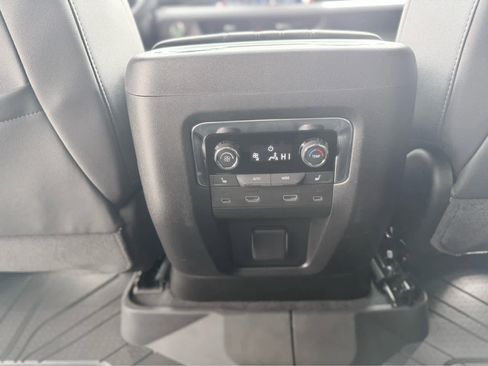 Used 2025 Chevrolet Tahoe High Country image 50