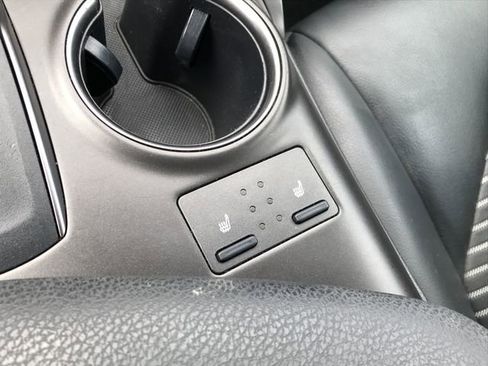 Used 2023 Toyota Camry SE image 8