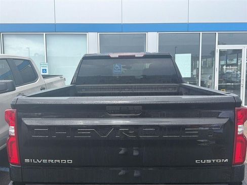 Used 2021 Chevrolet Silverado 1500 Custom Trail Boss AWD/4WD image 5