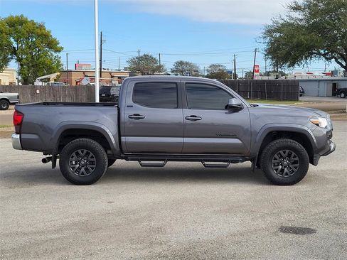 Used 2021 Toyota Tacoma SR5 image 8